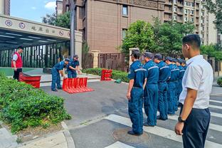 安德烈-路易斯后点头球破门，上海申花客场1-0领先梅州客家